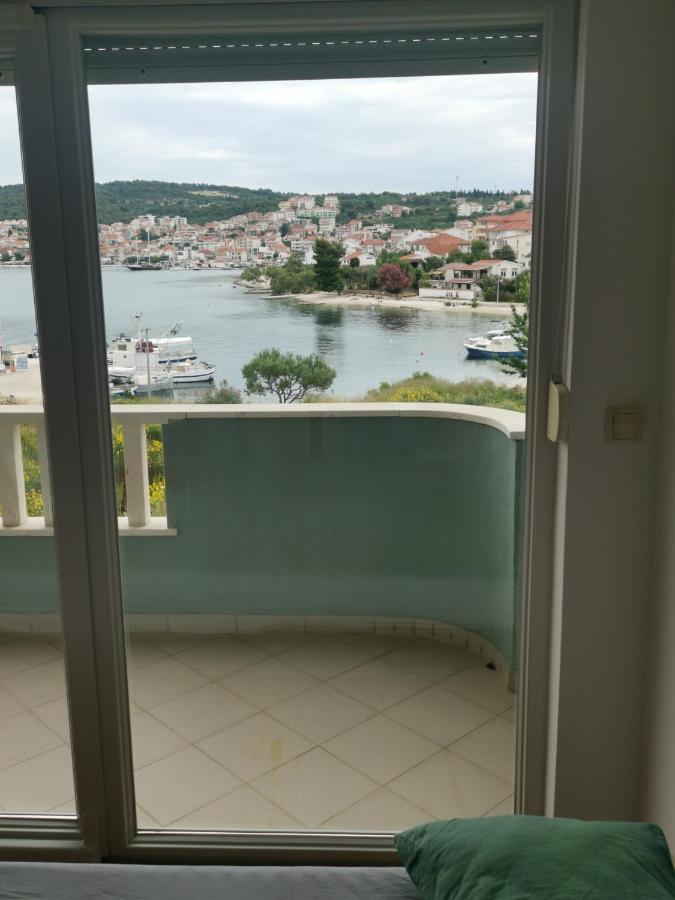Apartment Croatika On The Beach Trogir Exterior foto